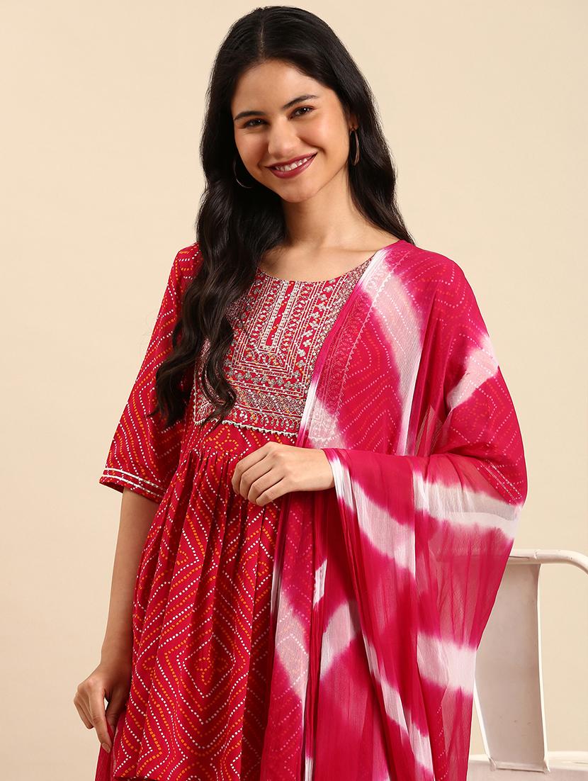 women printed kurta sharara with dupatta set - 21550358 - Standard Image - 3