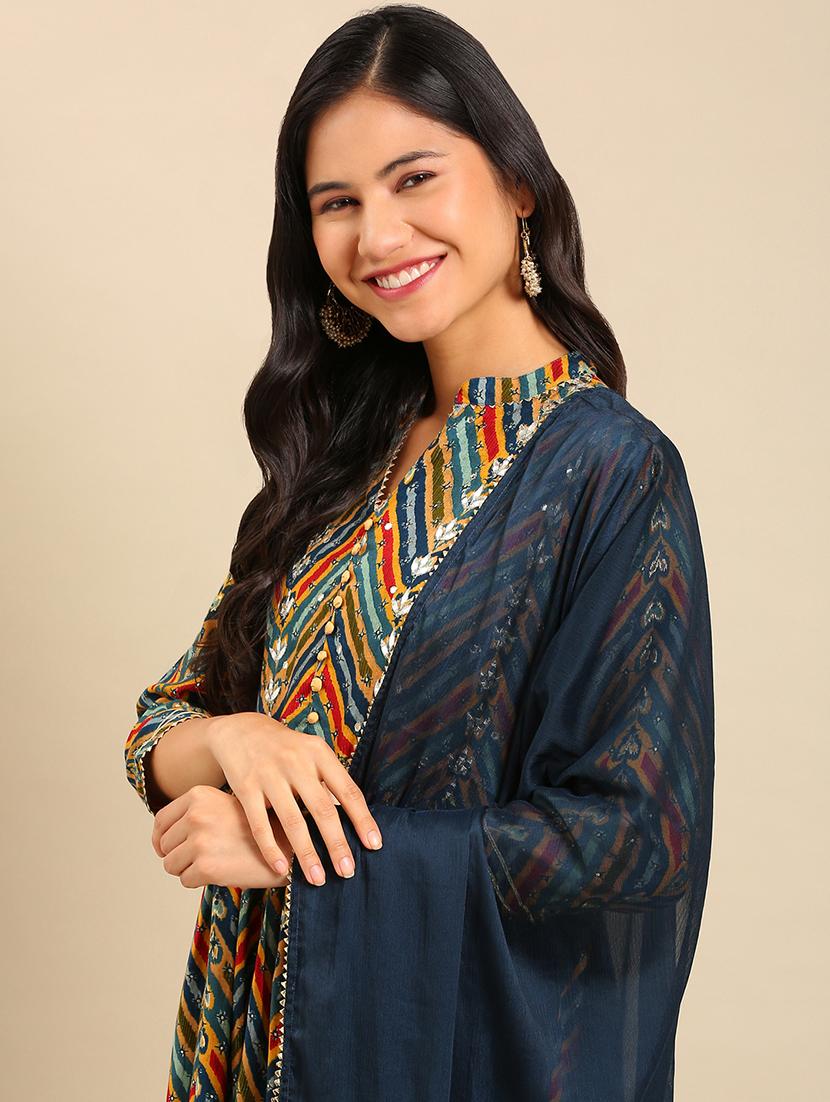 women printed kurta sharara with dupatta set - 21550360 - Standard Image - 3