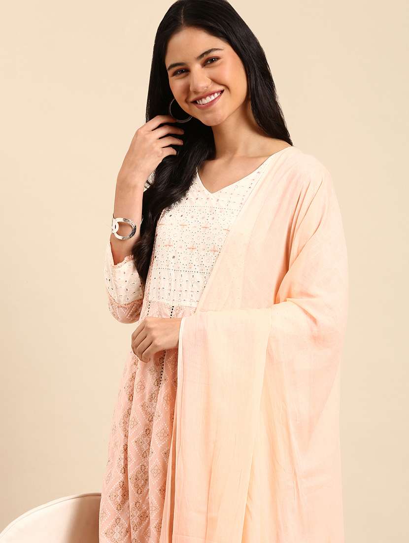 women three quarter sleeve kurta pant with dupatta set - 21550368 -  Standard Image - 3