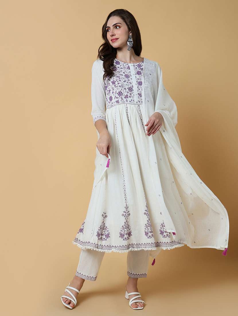 women three quarter sleeve kurta pant with dupatta set - 21550400 -  Standard Image - 3