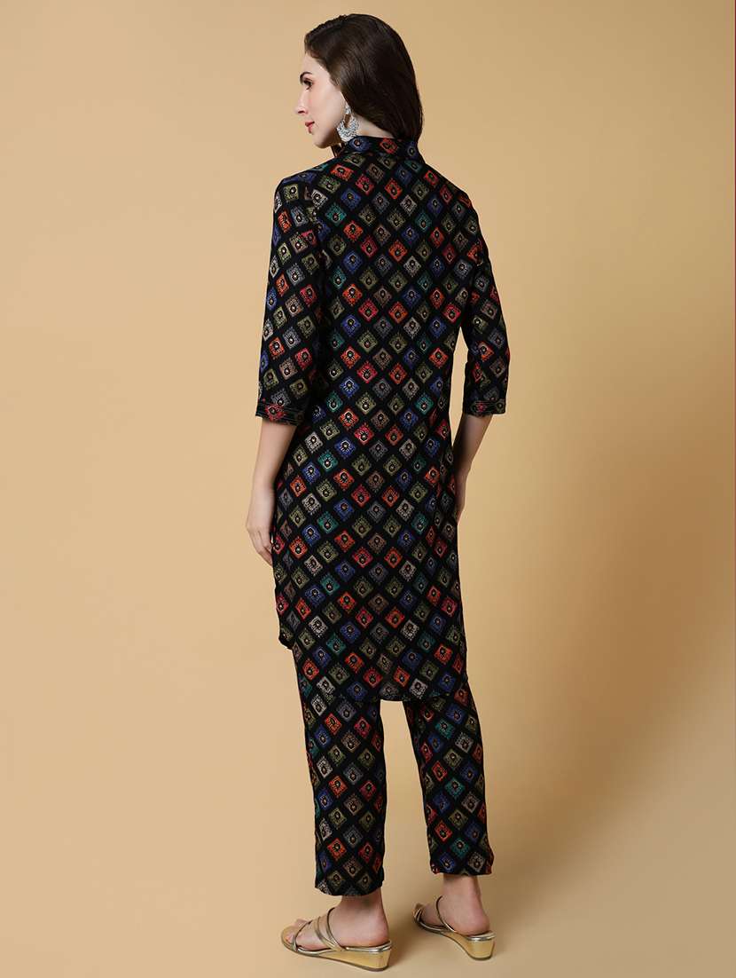 women black geometric printed kurta pant set - 21550420 -  Standard Image - 3