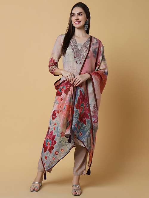 women three quarter sleeve kurta pant with dupatta set - 21550427 - Standard Image - 0