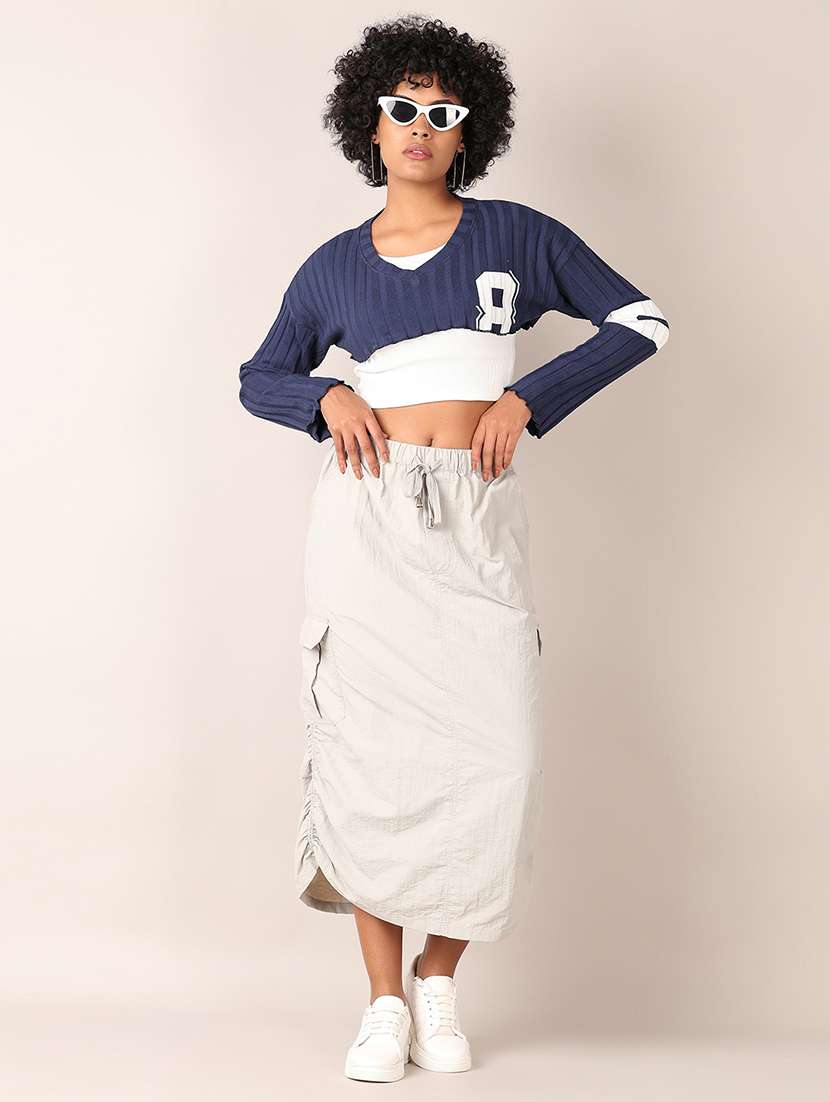 women printed long sleeves crop t-shirt - 21550566 -  Standard Image - 3