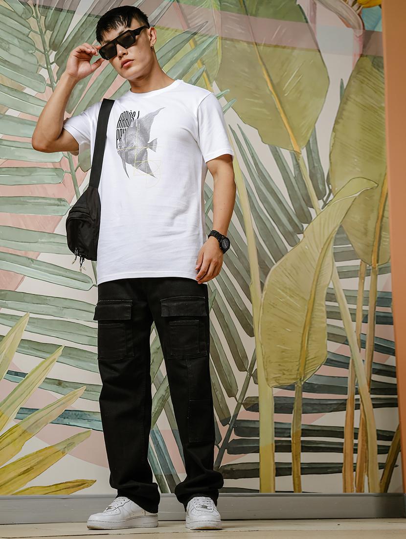 men chest print round neck t-shirt - 21553861 - Standard Image - 3