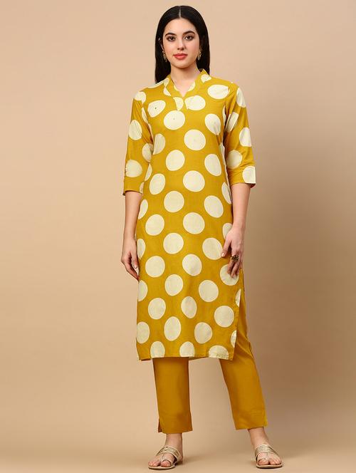 women polka dots printed kurta & pant set - 21553971 - Standard Image - 0