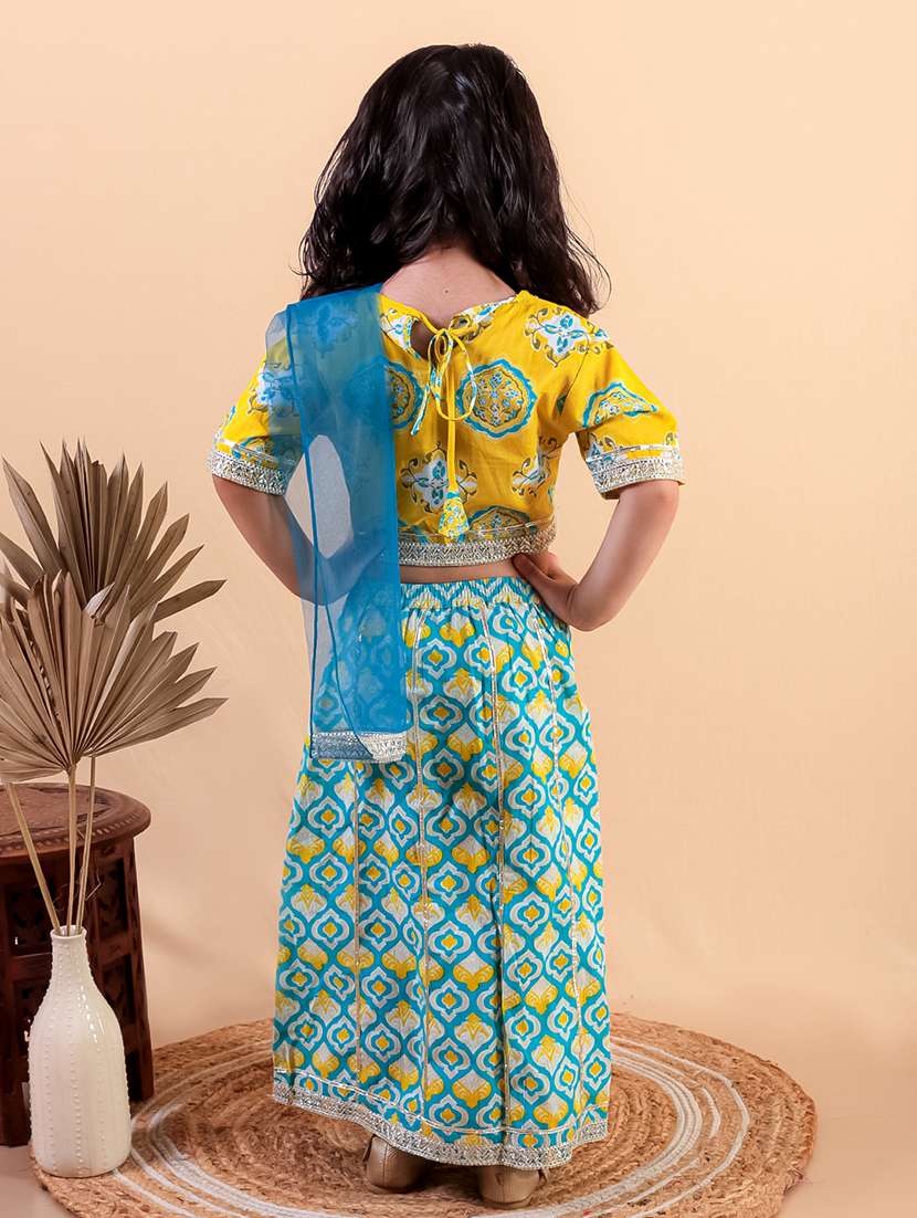 girls printed short sleeves lehenga choli set - 21555834 -  Standard Image - 3