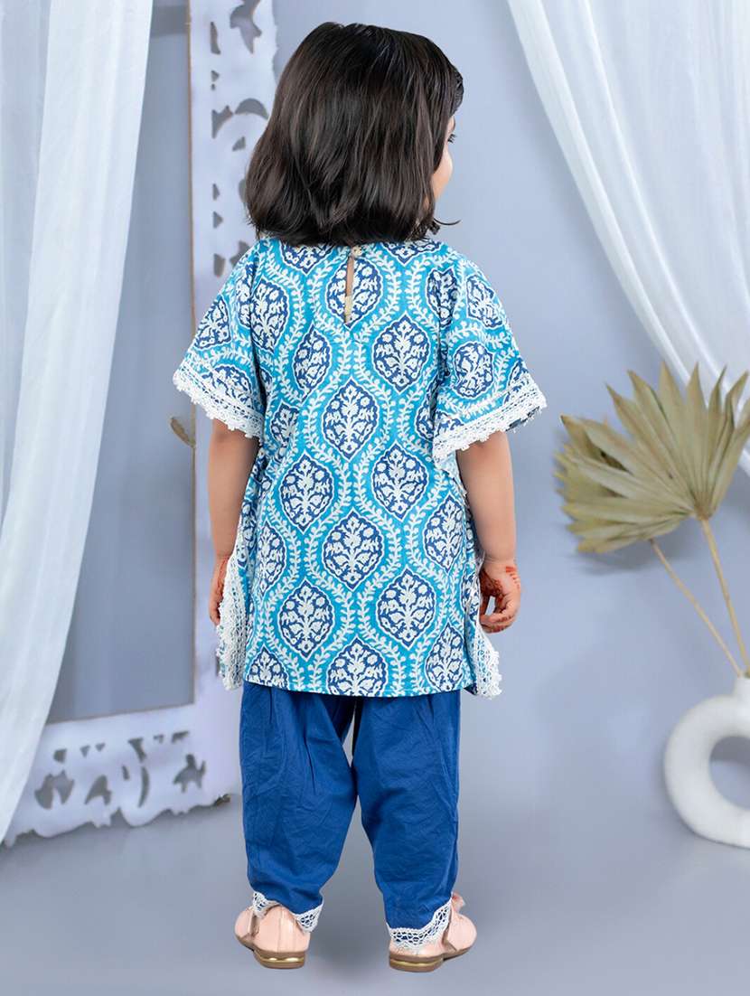 girls printed v neck kurta salwar set - 21555851 -  Standard Image - 3