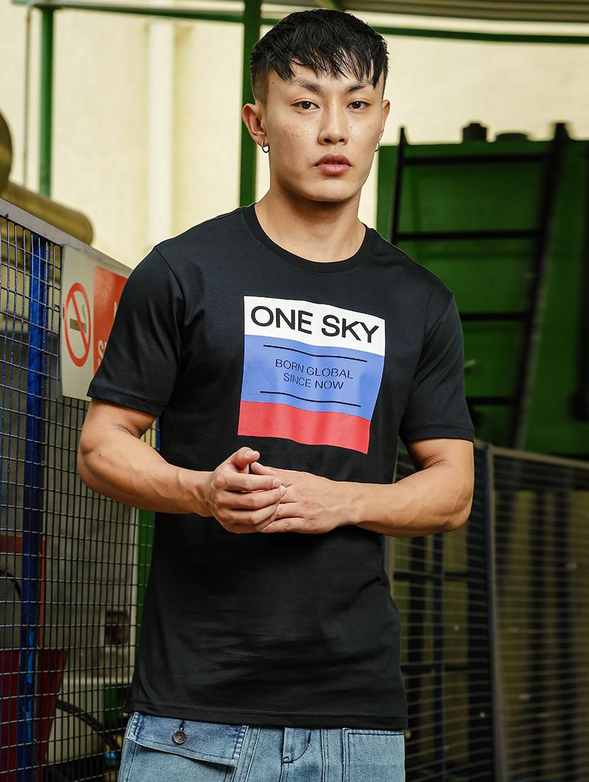 men chest print round neck t-shirt - 21556423 -  Zoom Image - 0