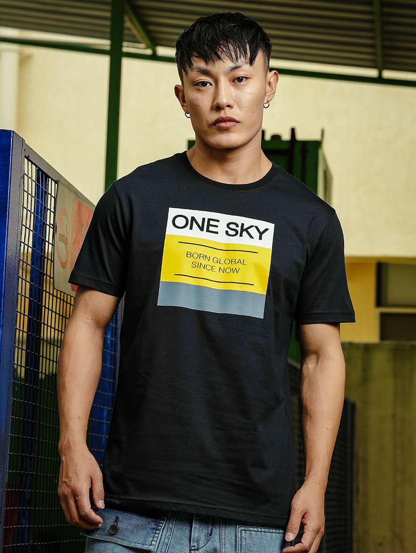 men chest print round neck t-shirt