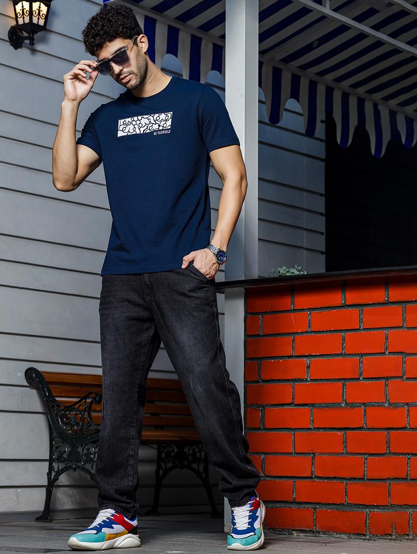men chest print round neck t-shirt - 21557431 - Standard Image - 3