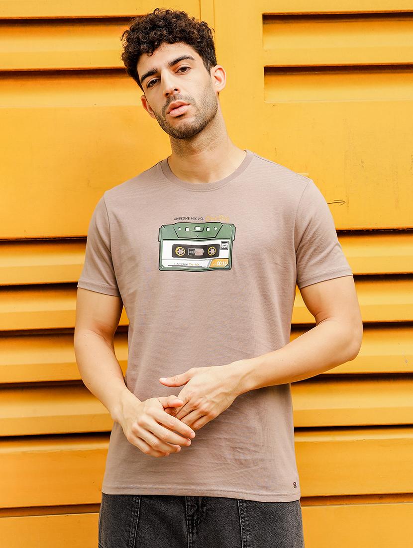 men chest print round neck t-shirt - 21557433 -  Zoom Image - 0