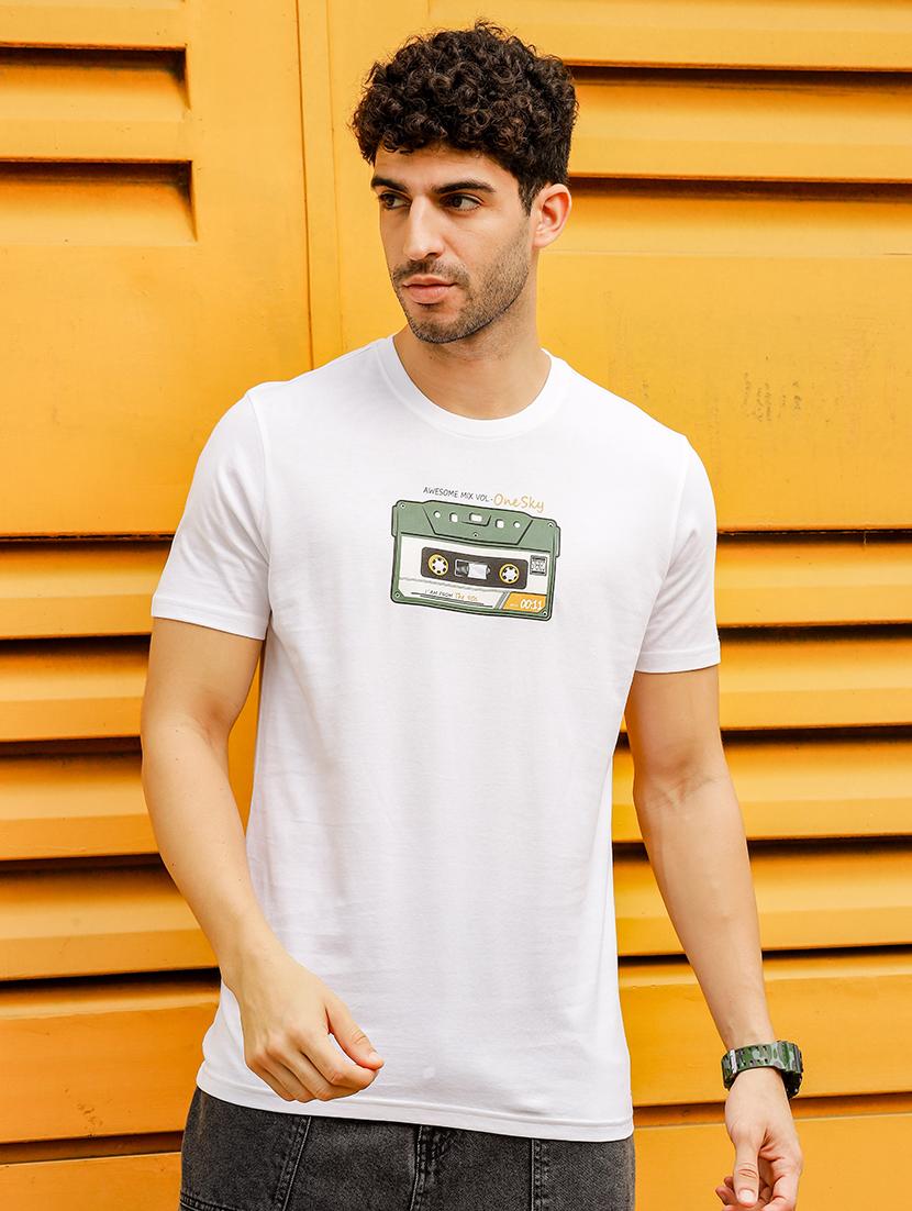 men chest print round neck t-shirt - 21557435 -  Zoom Image - 0