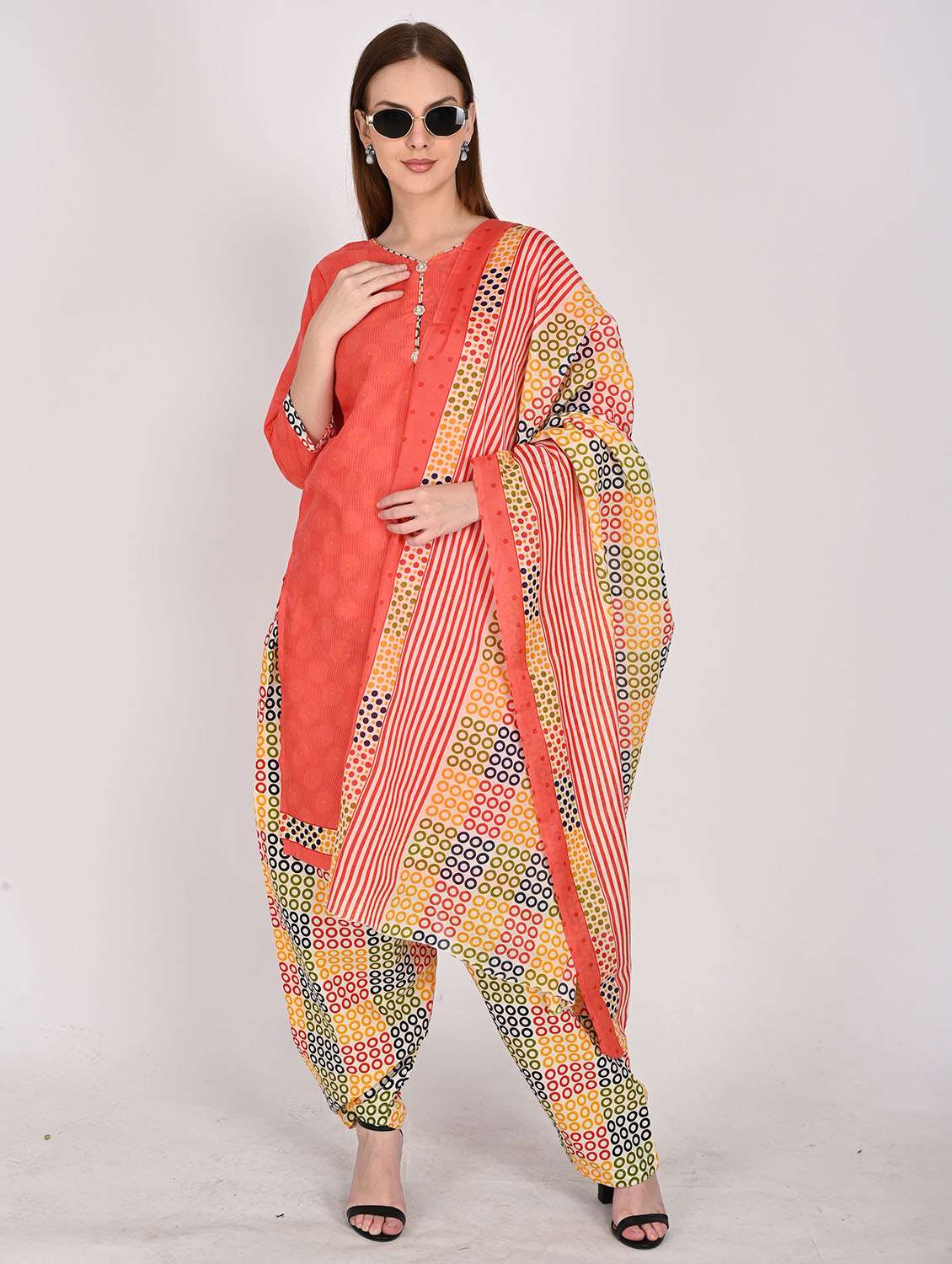 women geometric printed kurta salwar set with dupatta