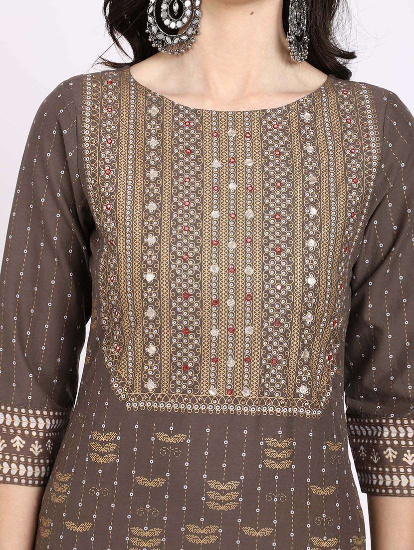 women foil print kurta pant set with dupatta - 21558304 -  Standard Image - 5