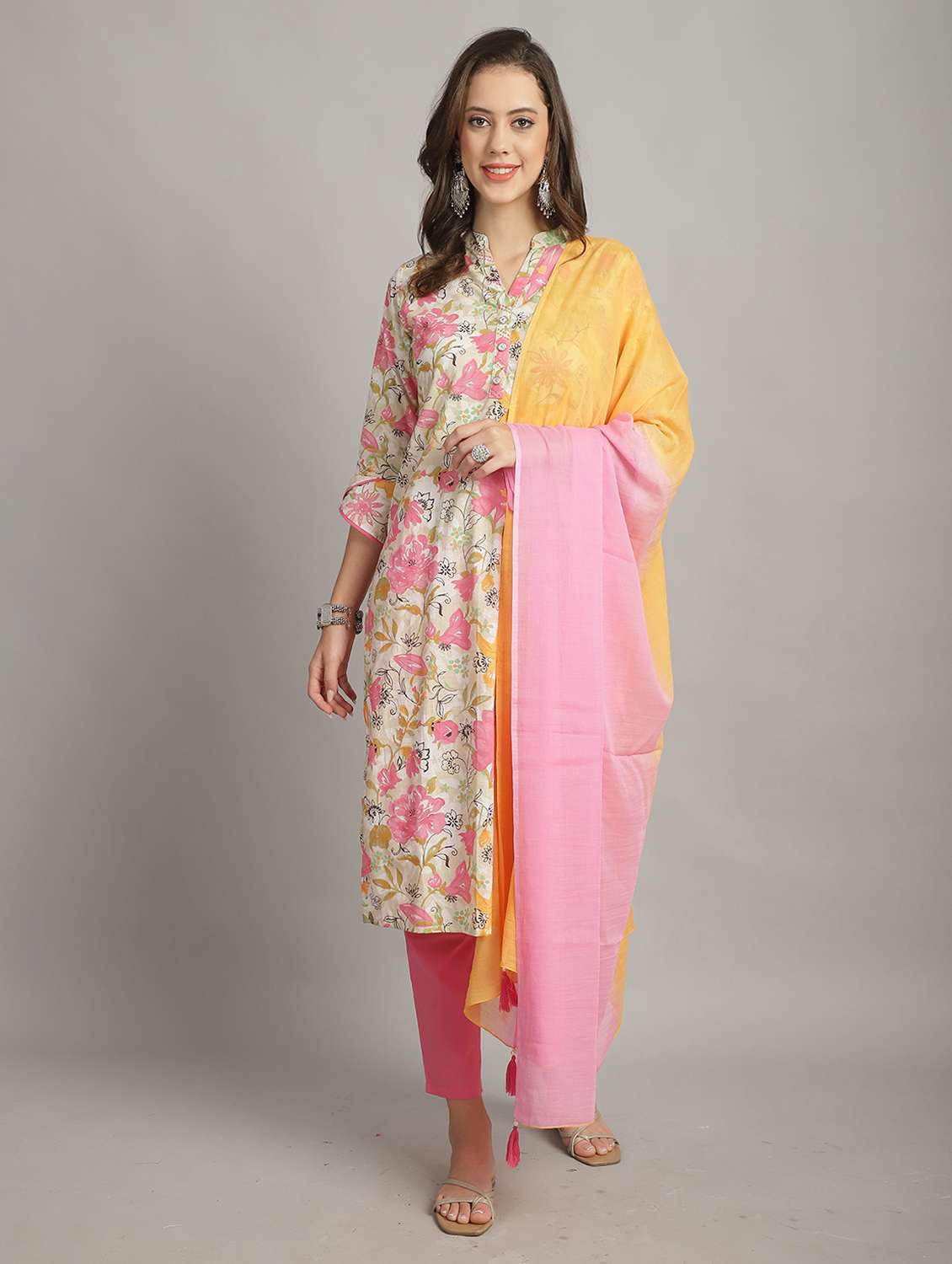 women floral kurta pant set with dupatta - 21558471 -  Zoom Image - 0
