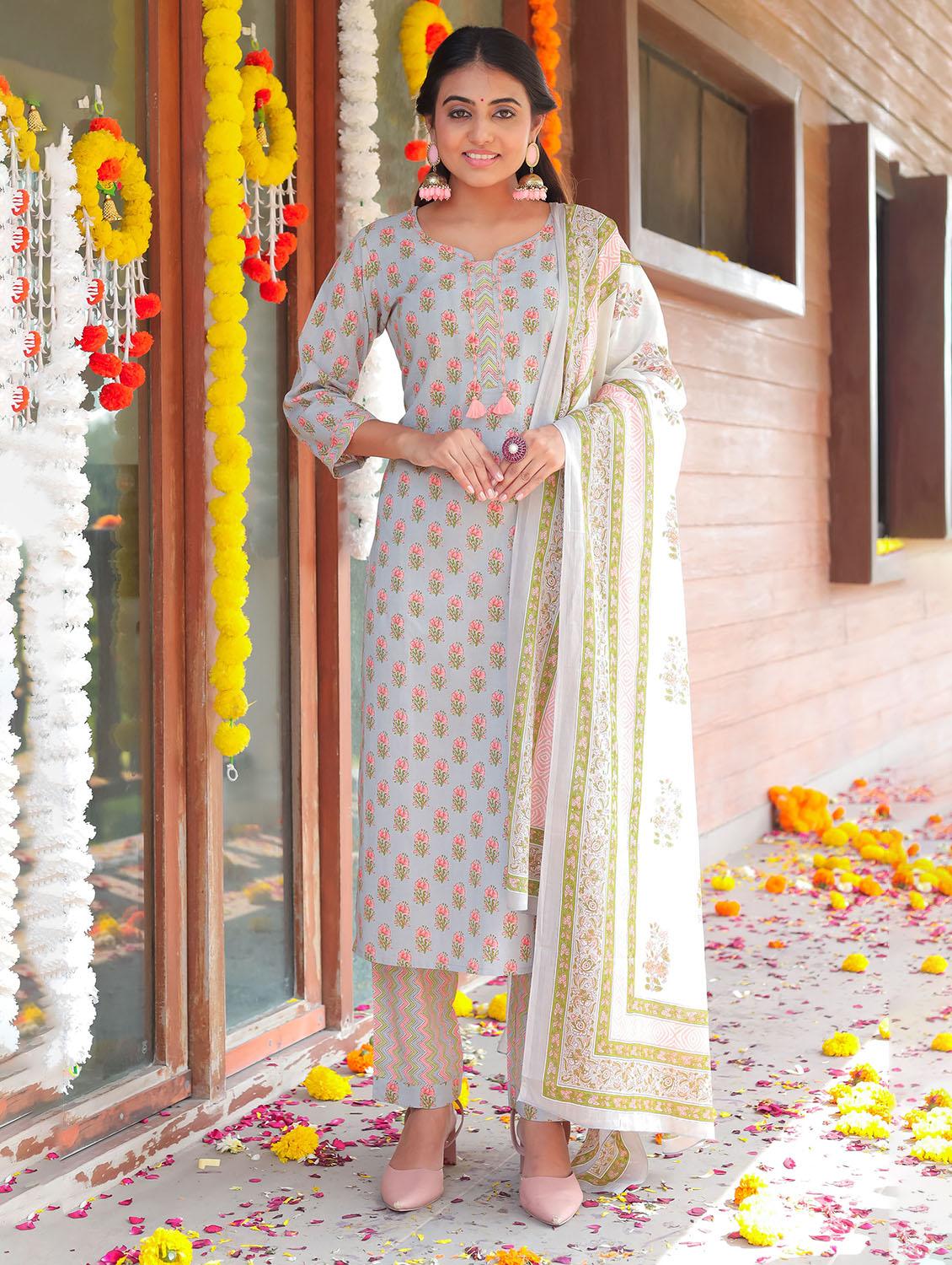 women floral notch neck kurta pant set with dupatta - 21558482 - Zoom Image - 0