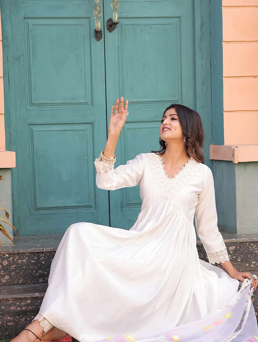 women solid v neck kurta pant set with dupatta - 21558483 -  Standard Image - 5