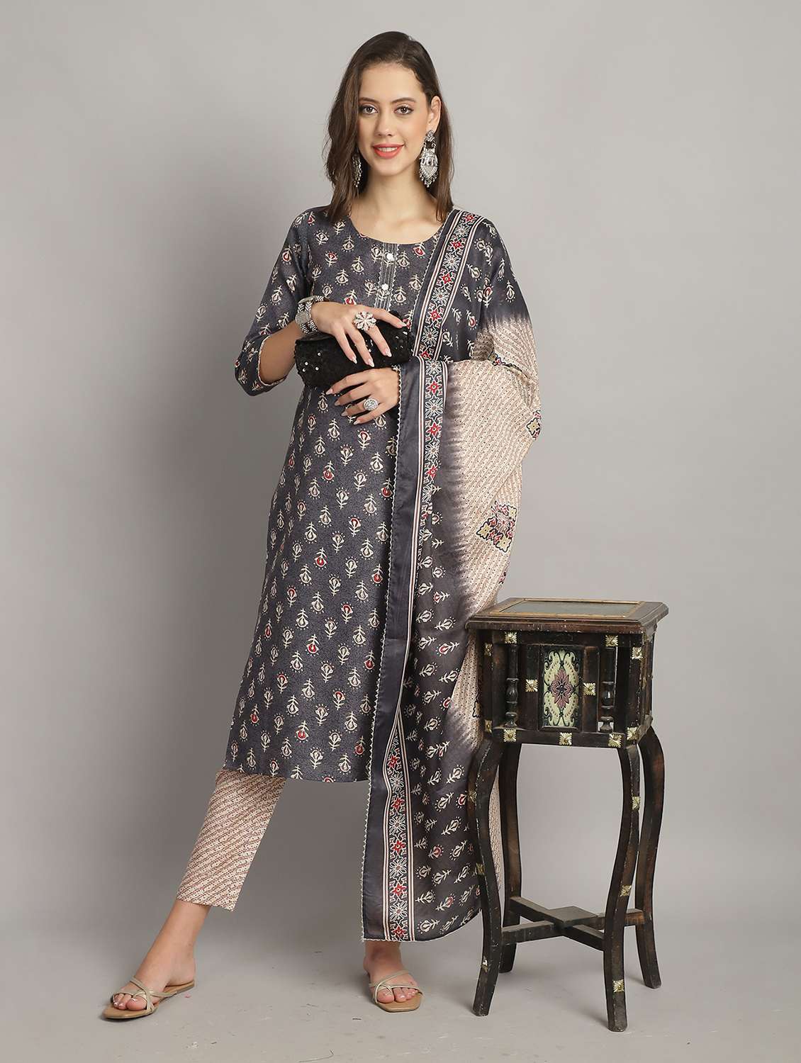 women grey printed kurta pant set with dupatta