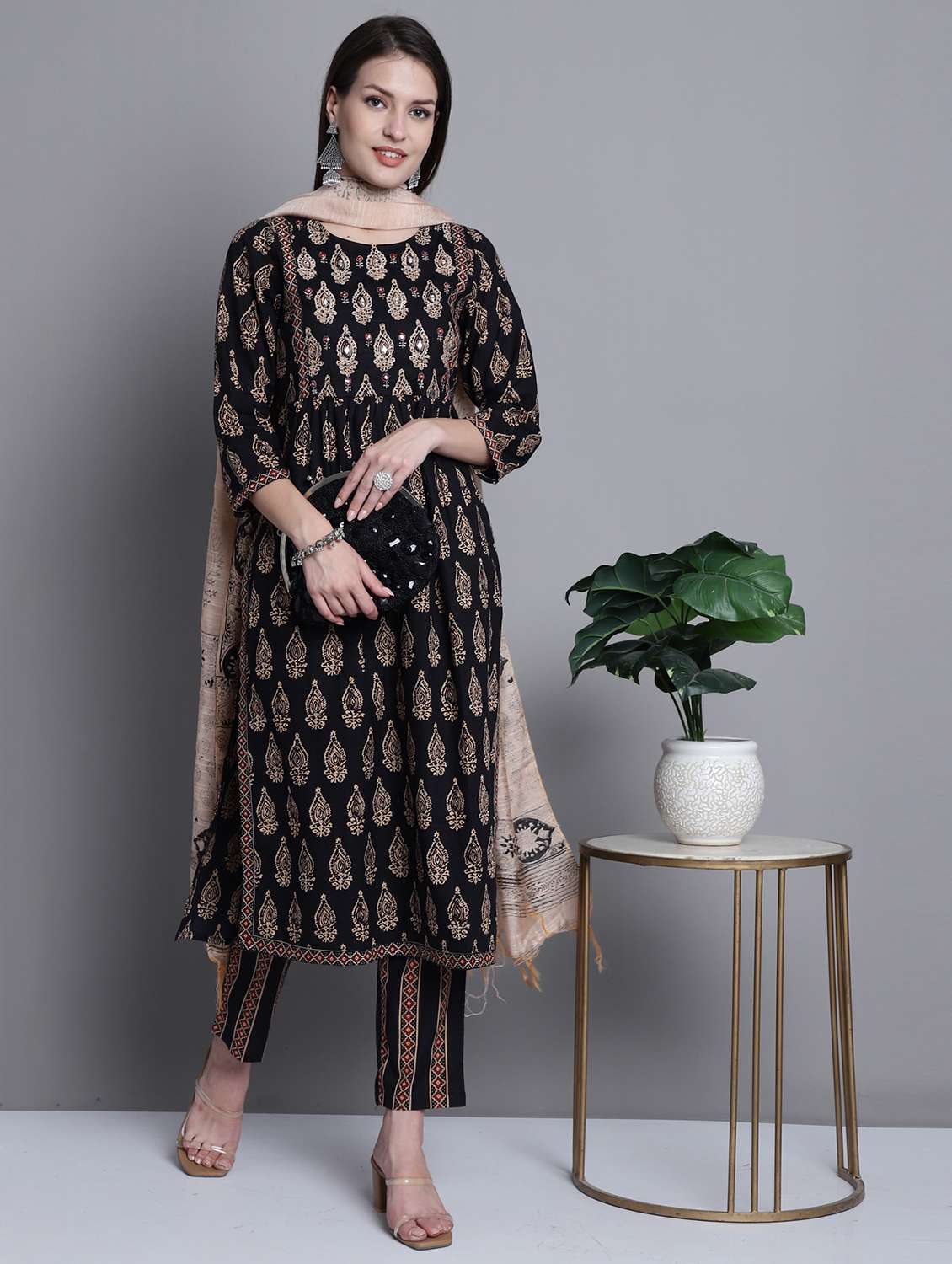 women printed kurta pant set with dupatta