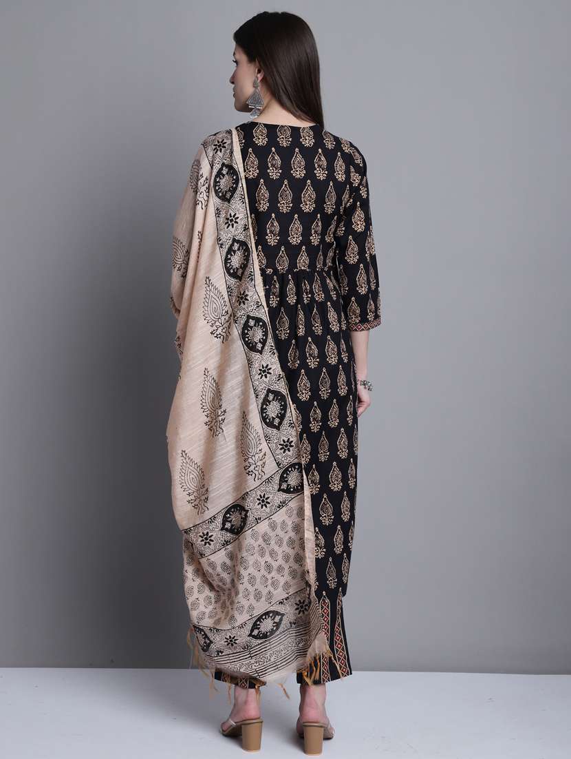 women printed kurta pant set with dupatta - 21558513 -  Standard Image - 3