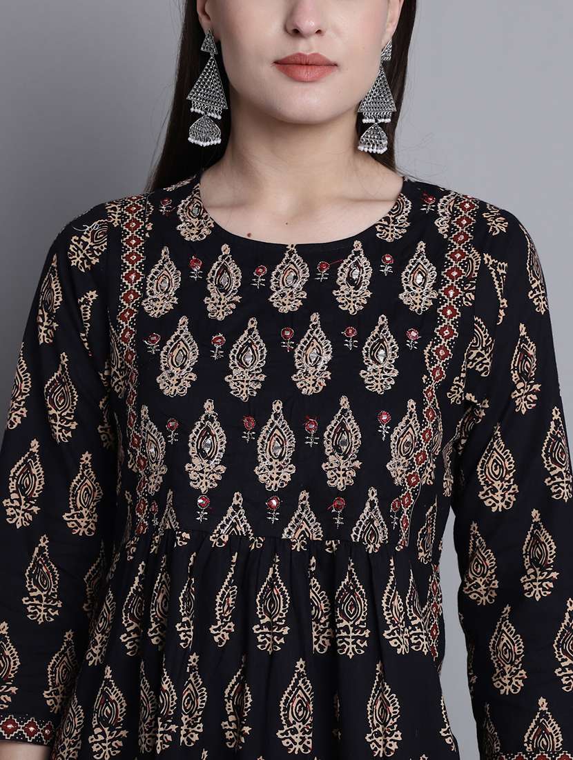 women printed kurta pant set with dupatta - 21558513 -  Standard Image - 5