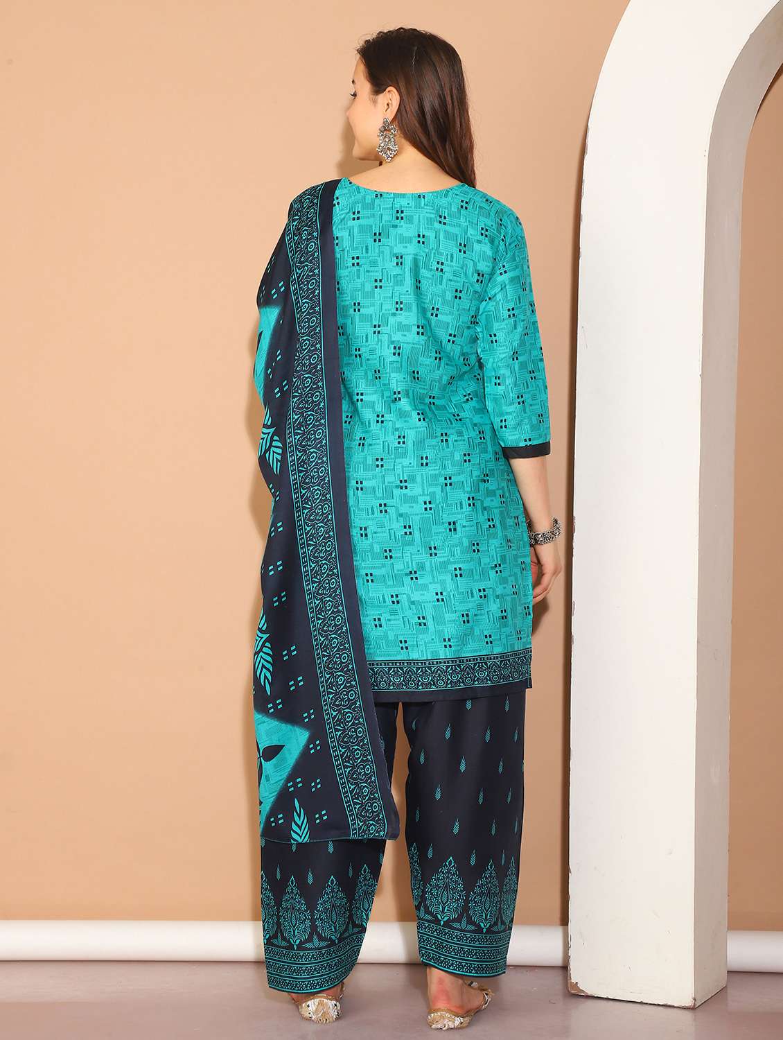women geometric printed kurta salwar set with dupatta - 21558520 -  Standard Image - 3