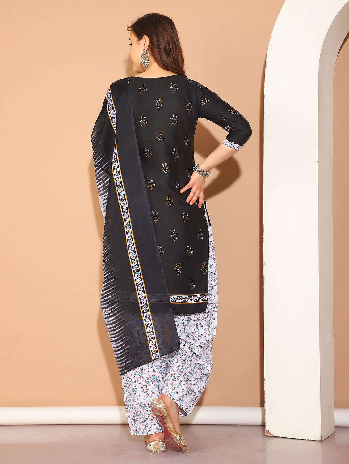women floral printed kurta salwar set with dupatta - 21558522 -  Standard Image - 3