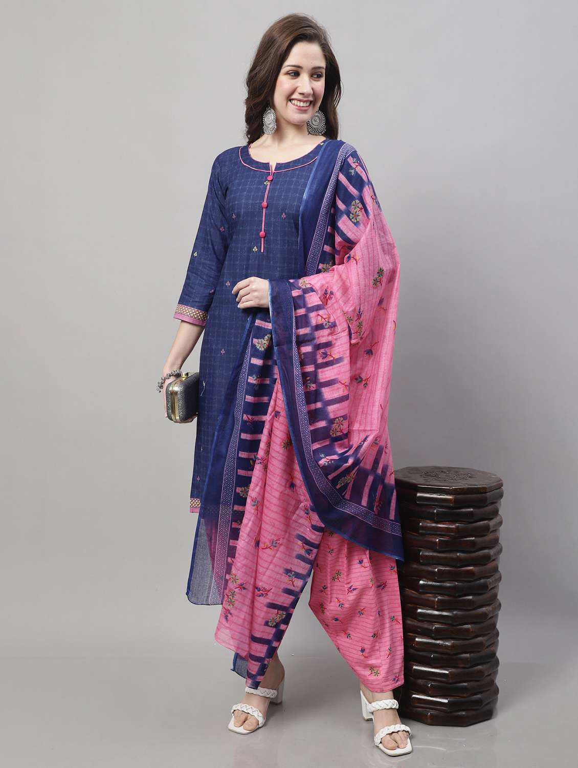 women checks kurta salwar set with dupatta