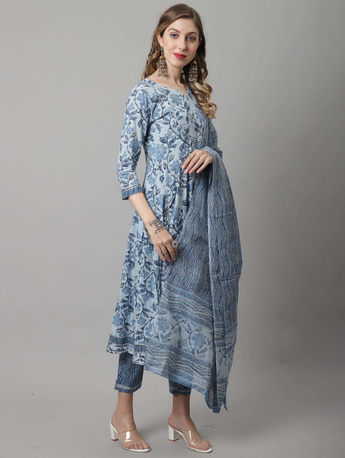 women three quarter sleeve kurta pant with dupatta set - 21558548 -  Standard Image - 3