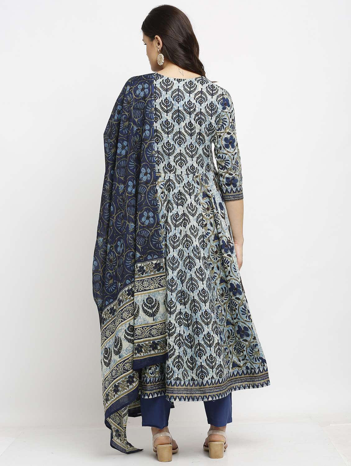 women three quarter sleeve kurta pant with dupatta set - 21558557 -  Standard Image - 3