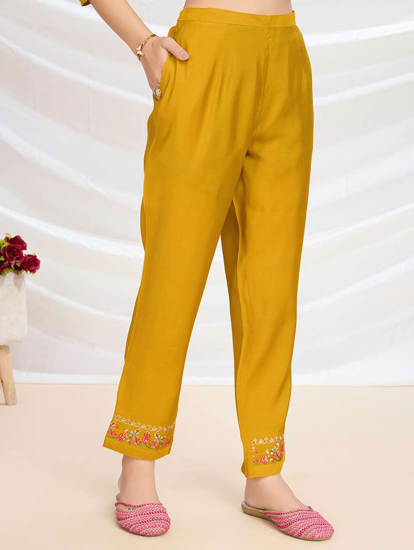 women embroidered kurta pant set with dupatta - 21558672 -  Standard Image - 3