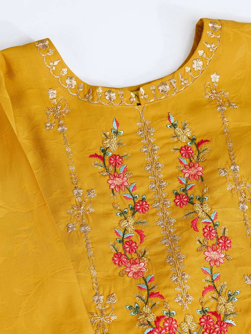 women embroidered kurta pant set with dupatta - 21558672 -  Standard Image - 8