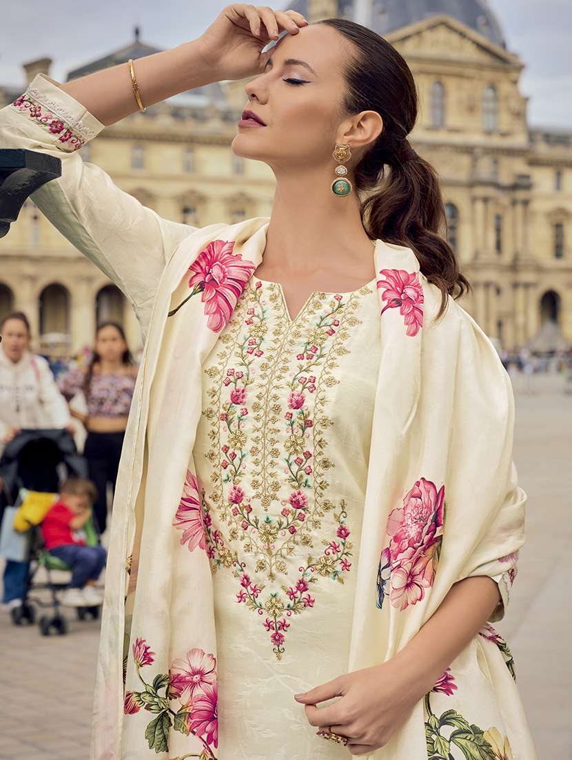 women embroidered kurta pant set with dupatta - 21558673 -  Standard Image - 5