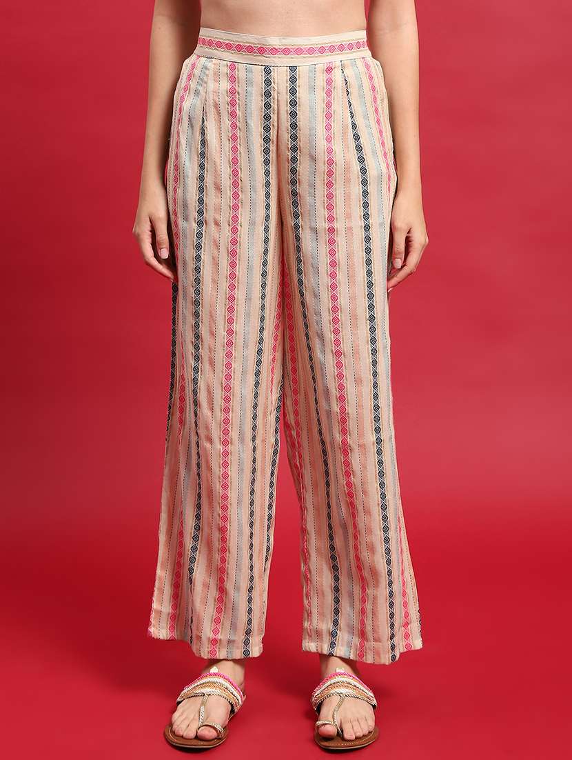 women checks three quarter sleeves kurta pant set - 21559468 - Standard Image - 5