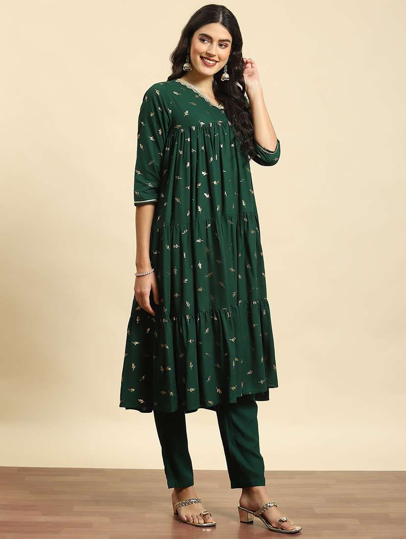 women foil print kurta pant set with dupatta - 21559553 - Standard Image - 3