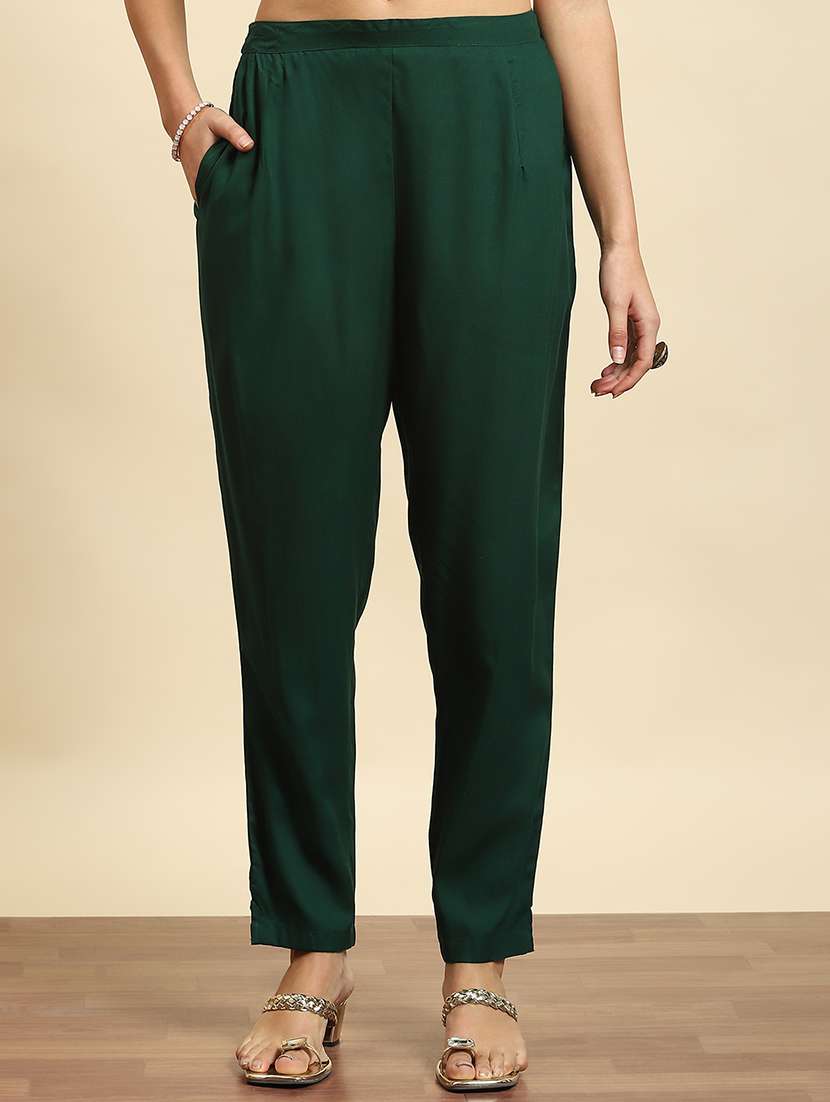 women foil print kurta pant set with dupatta - 21559553 - Standard Image - 5