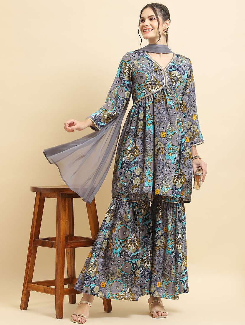 women three quarter sleeve kurta sharara with dupatta set - 21559612 - Zoom Image - 0