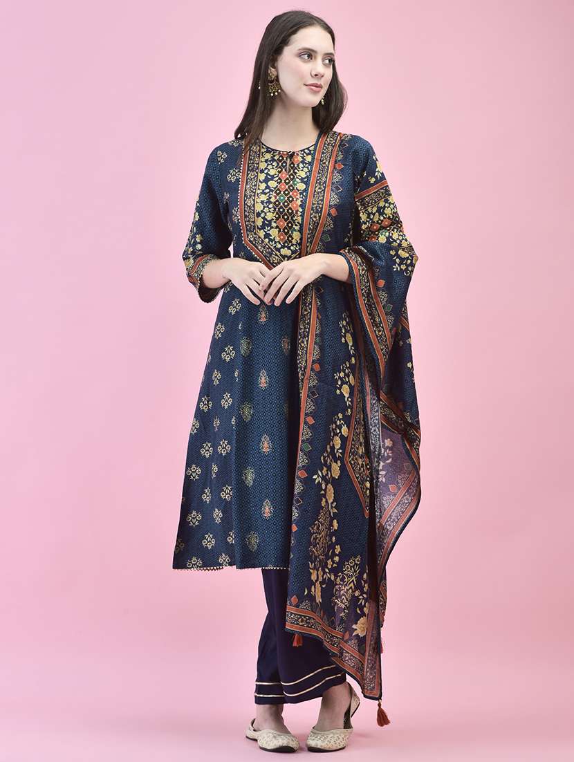 women three quarter sleeve kurta pant with dupatta set