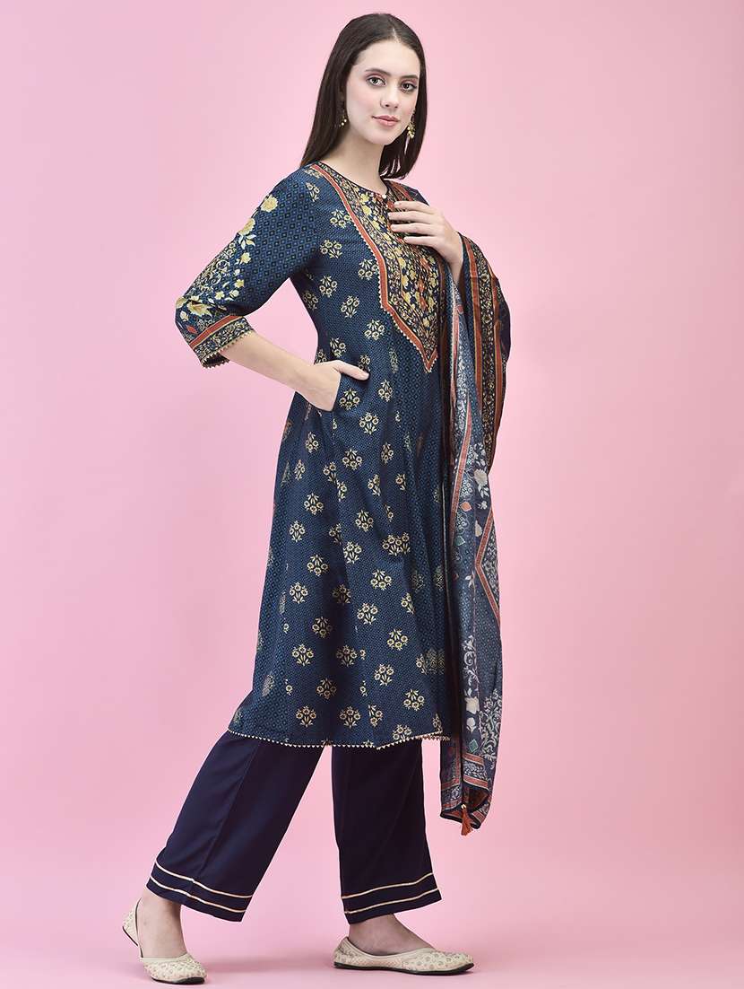 Women Three Quarter Sleeve Kurta Pant With Dupatta Set