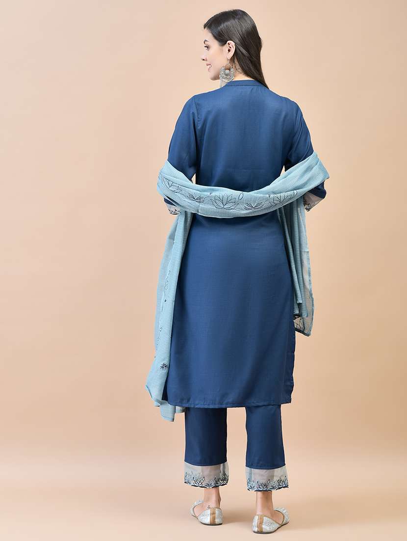 women three quarter sleeve kurta pant with dupatta set - 21559619 - Standard Image - 3