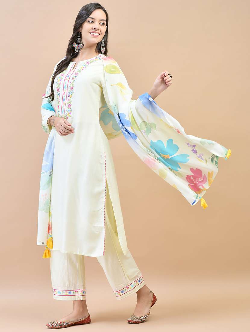 women three quarter sleeve kurta pant with dupatta set - 21559632 -  Standard Image - 3