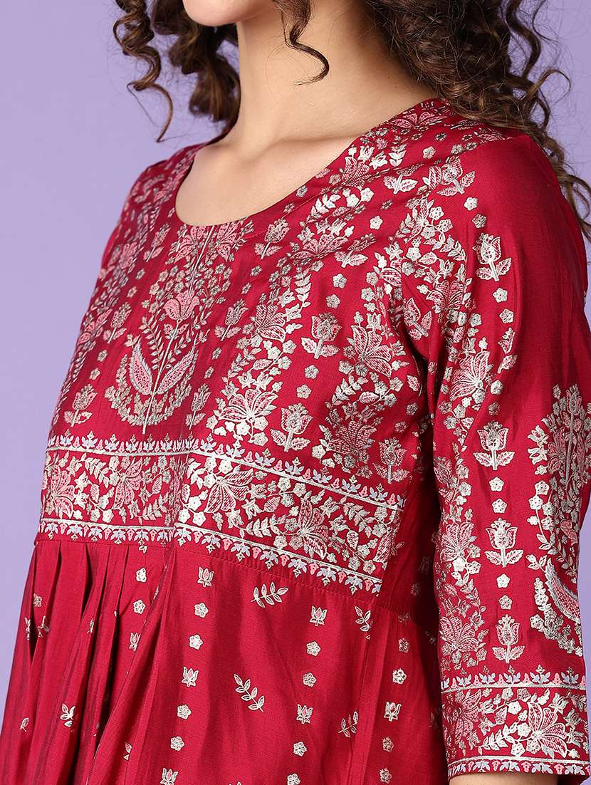 Women Magenta Foil Printed Kurta Pant Set