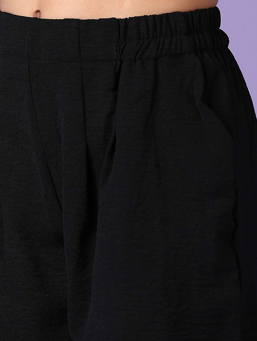 women solid mid rise regular fit shorts - 21560624 -  Standard Image - 5