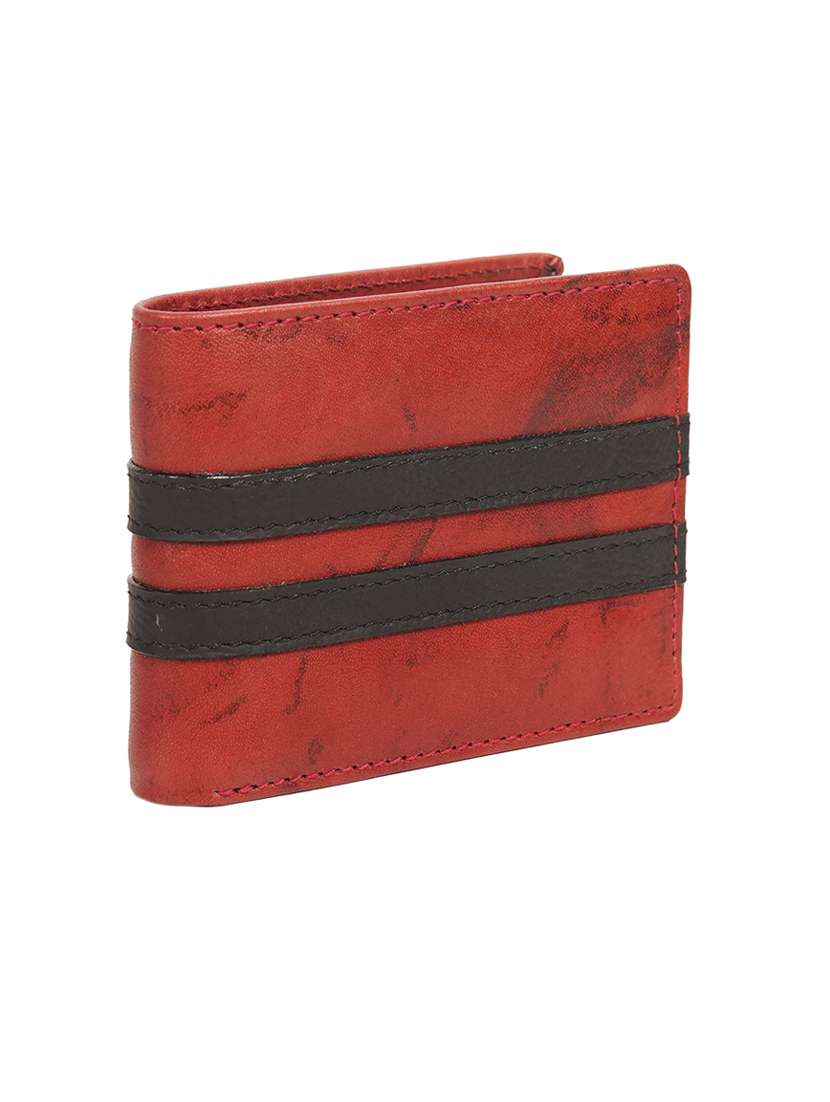 red leather wallet - 21563277 - Standard Image - 3