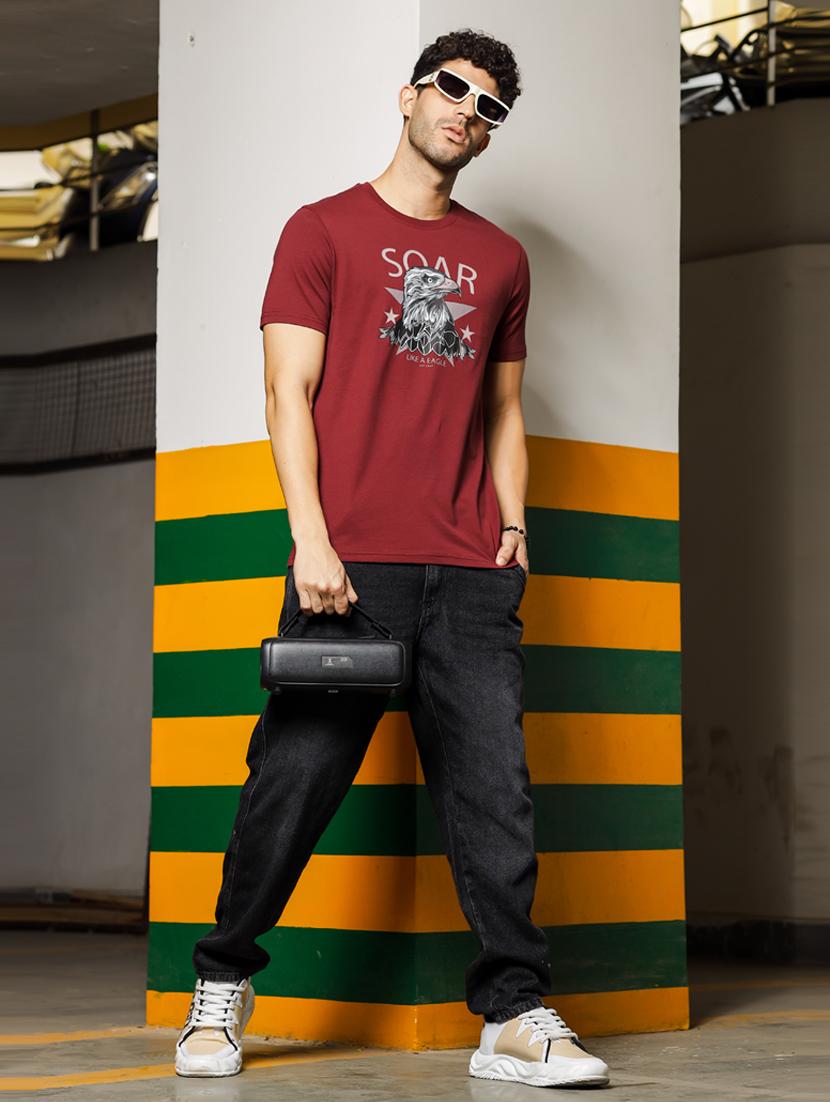 men round neck chest print t-shirt - 21563307 - Standard Image - 3