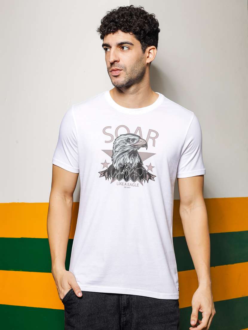 men round neck chest print t-shirt - 21563309 -  Zoom Image - 0