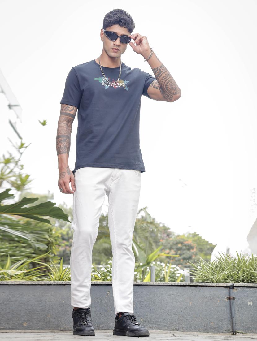 men round neck chest print t-shirt - 21563310 - Standard Image - 3