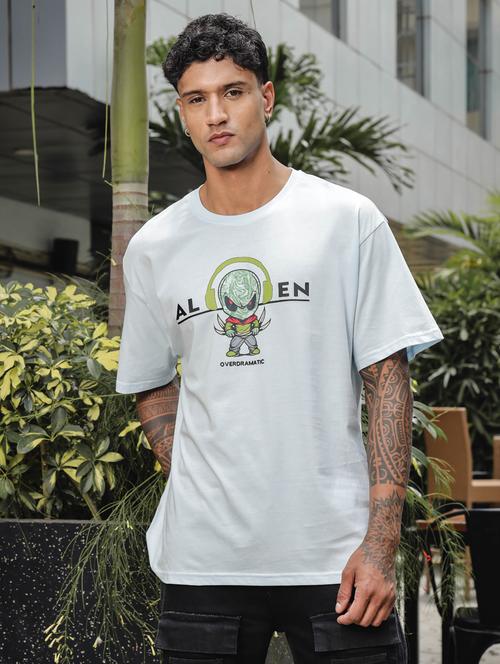 men round neck chest print t-shirt - 21563312 - Standard Image - 0