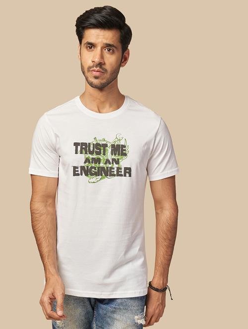 men round neck chest print t-shirt - 21563316 -  Standard Image - 0