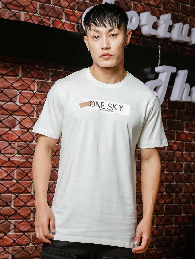 men round neck chest print t-shirt